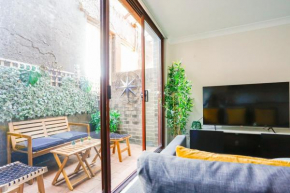 Cozy 2 Bedroom Apartment Chippendale II, Sydney